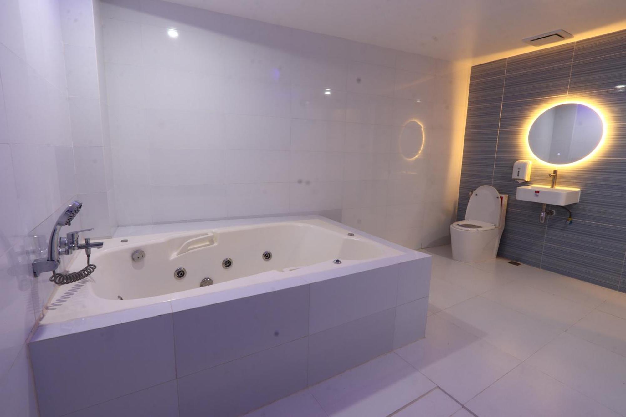Hotel Dreamworld East Ortigas Pasig City Екстериор снимка